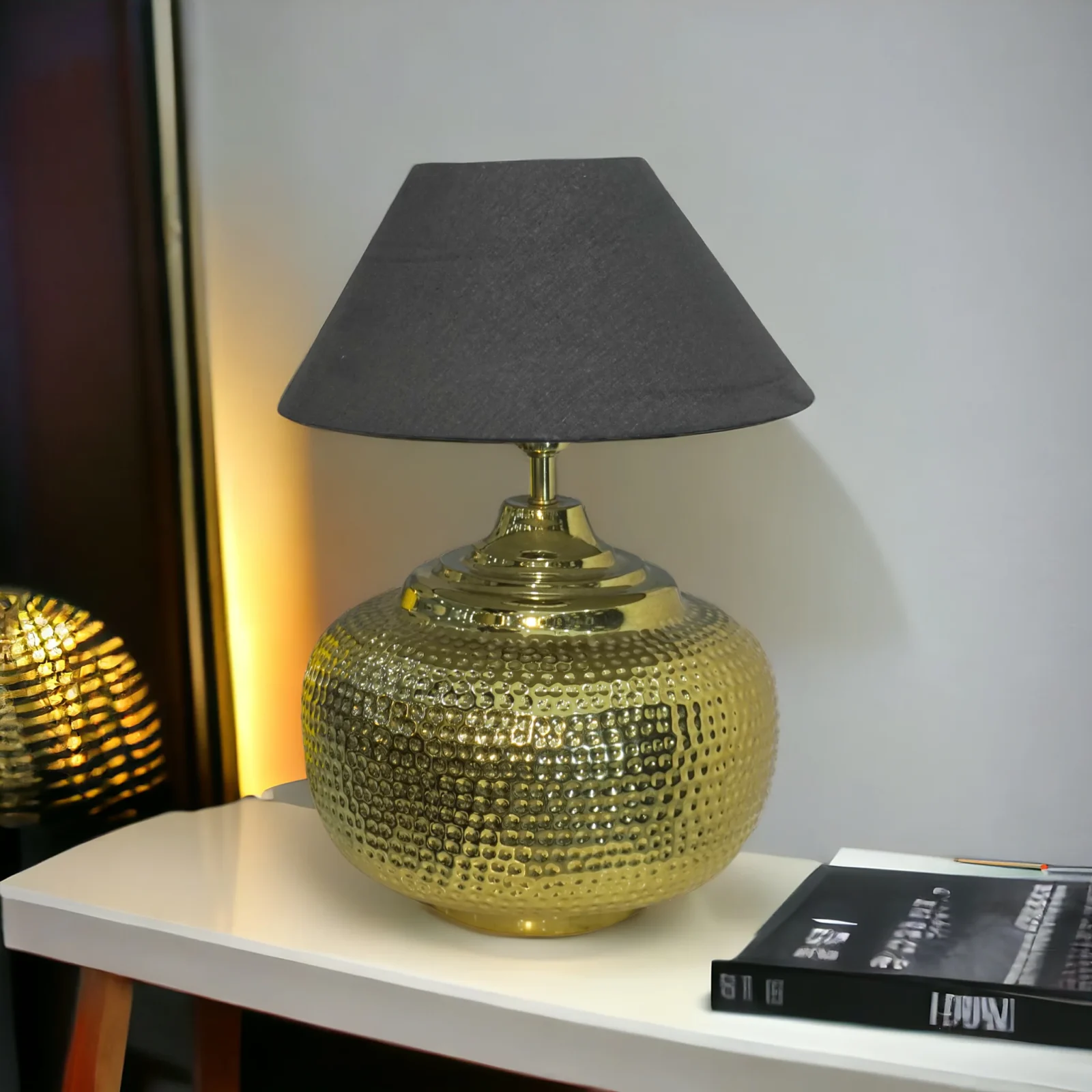 Homfye Gleaming Elegance Gold Table Lamp